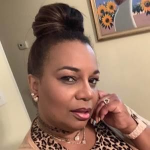 Meet your Posher, Desiree